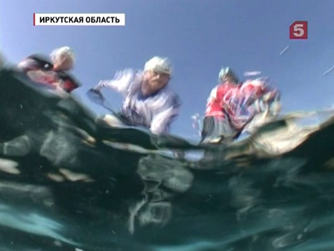Ветераны советского хоккея сыграли на льду озера Байкал
