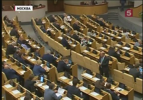 Госдума рассмотрит законопроект о возвращении "зимнего времени"