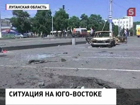 Российские журналисты попали под обстрел в Луганске, ранен телеоператор