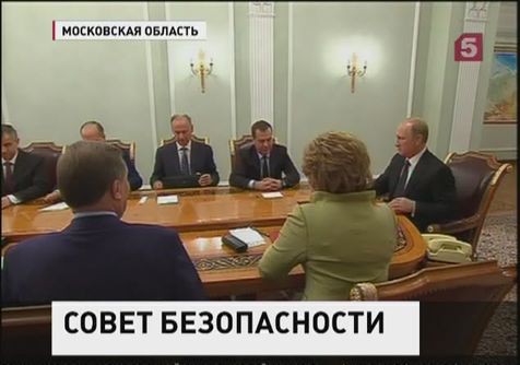 Ситуацию на юго-востоке Украины президент обсудил в Совбезе