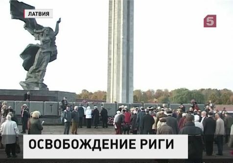 Рига празднует освобождение города от немецко-фашистских захватчиков