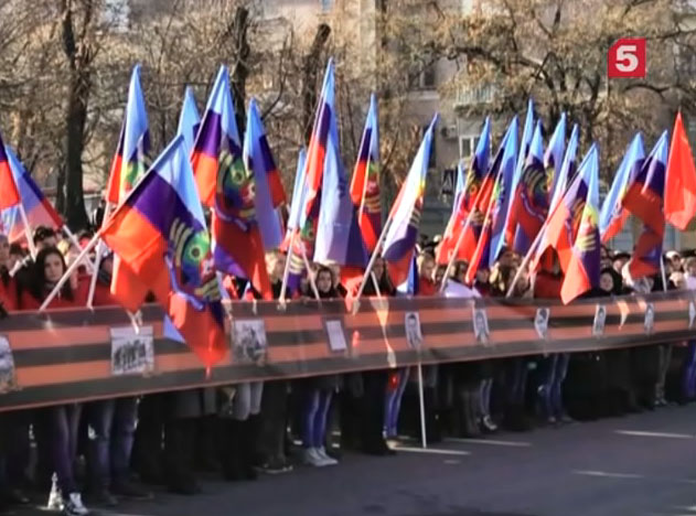 В Луганске  прошел антифашистский митинг