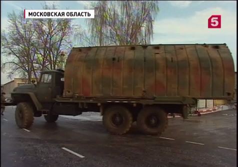 В Смоленской области военные наводят понтонную переправу