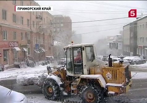 На Приморский край обрушился снежный циклон