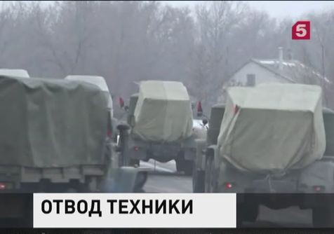 Власти ЛНР заявили о начале отвода тяжёлой военной техники