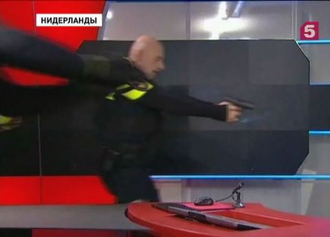 В Нидерландах вооруженный мужчина ворвался на местный телеканал
