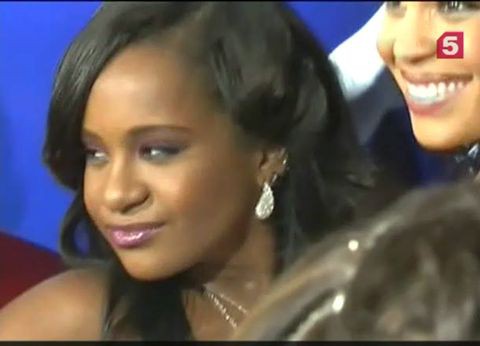 Состояние дочери Уитни Хьюстон улучшилось, девушка идёт на поправку