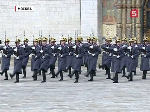 Первая в этом году церемония развода караулов прошла в Кремле