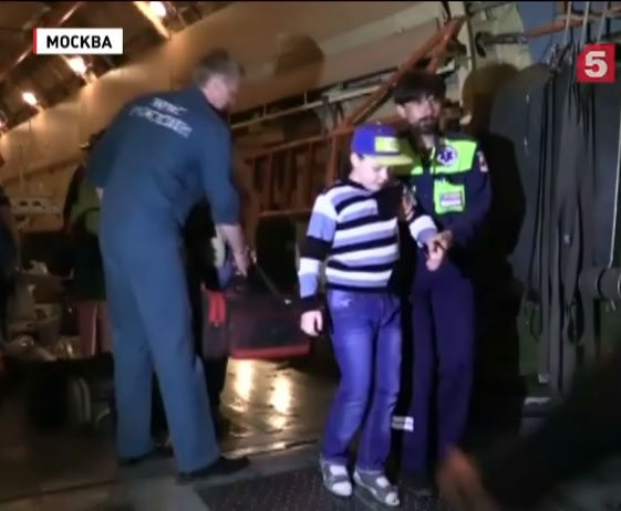 В Москву  МЧС  доставил 11 тяжёлобольных детей из Донбасса
