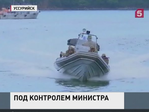 Сергею Шойгу показали новейшее вооружение для морского спецназа