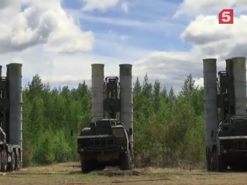 Специалисты зенитных ракетных войск отмечают профессиональный праздник