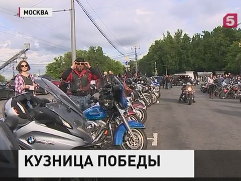 Участники мотодвижения "Ночные волки" готовятся к новому пробегу