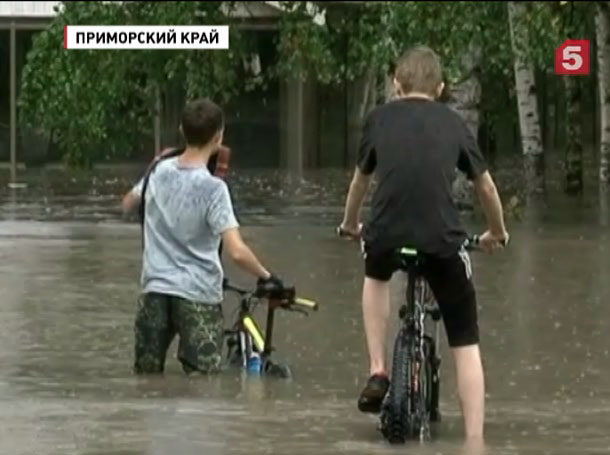 В Уссурийске из-за наводнения без света остаются почти 10 тысяч жителей