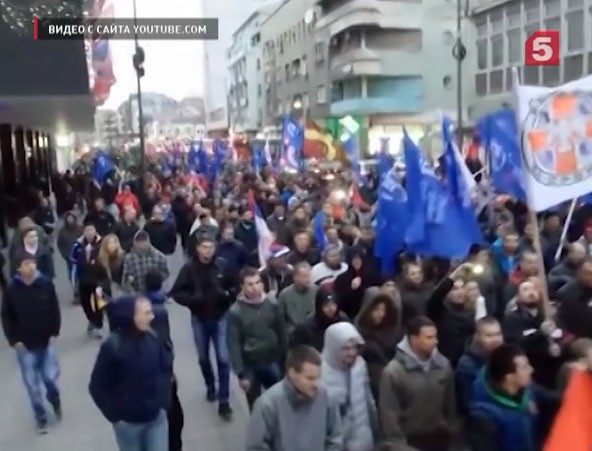 Жители сербского города Ниш митинговали против сближения с НАТО