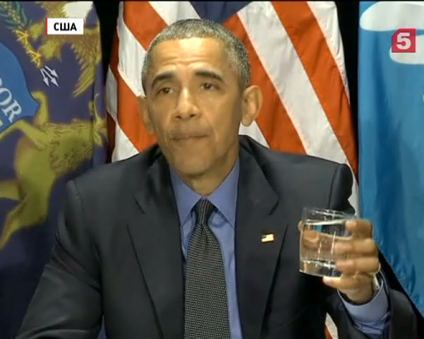 Обама показал фокус с питьевой водой в Мичигане