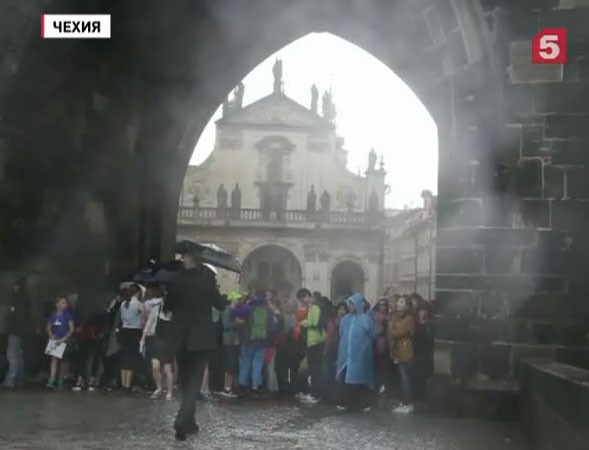 Сильные ливни с грозами и штормовым ветром обрушились на Чехию