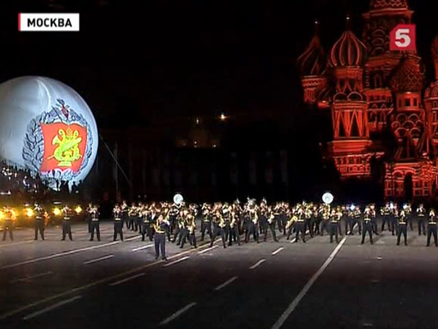 В Москве стартовал международный фестиваль военных оркестров "Спасская башня"