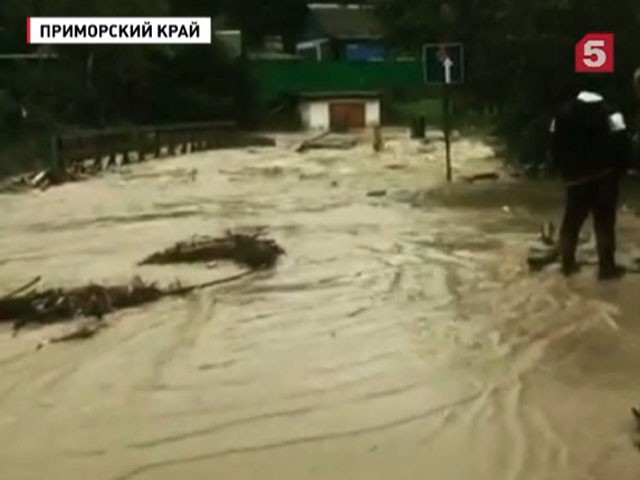 В Приморье эвакуируют людей из затопленных посёлков