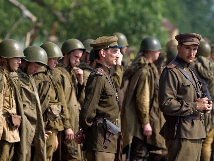 Солдаты шли в последний бой. Военные фильмы. Военные сериалы про войну 1941-1945. Сериал про войну 1941. Фильмы про войну 1941-1945 русские.