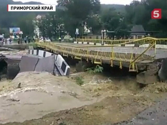 В Приморье продолжает бушевать тайфун «Лайонрок»