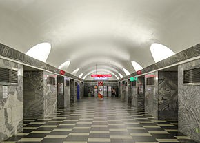 Станция метро «Чернышевская» закрыта в Петербурге из-за подозрительного пакета