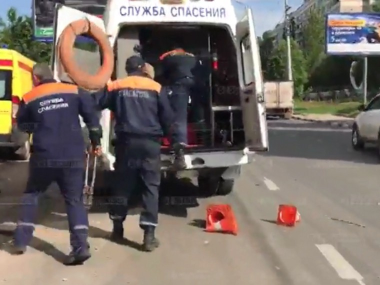 Автоколонна, доставлявшая раненых с места крушения самолета под Саратовом, попала в ДТП Автоколонна, доставлявшая раненых с места крушения самолета под Саратовом, попала в ДТП
