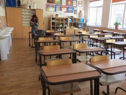 Школа-призрак 10 лет кормила учителей-бездельников