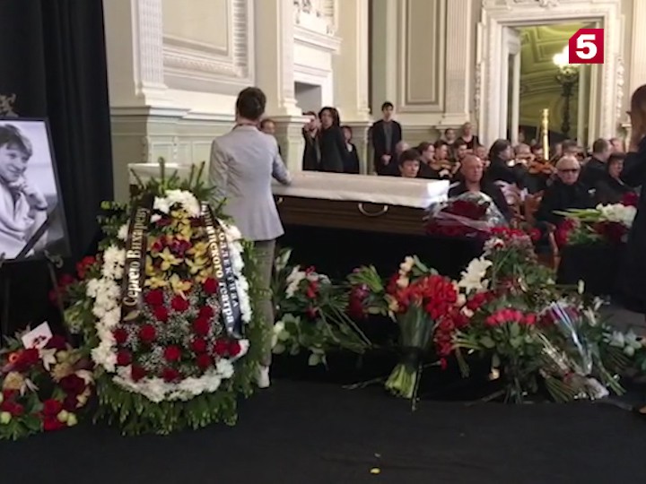 Сестра умершего в стоматологическом кресле балетмейстера подаст на клинику в суд Сестра умершего в стоматологическом кресле балетмейстера подаст на клинику в суд