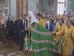 Патриарх Кирилл совершил богослужение в Петропавловском соборе Петербурга