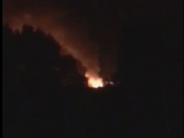 Первое видео пожара на складе техники в Комсомольске-на-Амуре