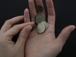 Россиянку задержали в Таджикистане из-за пары монет