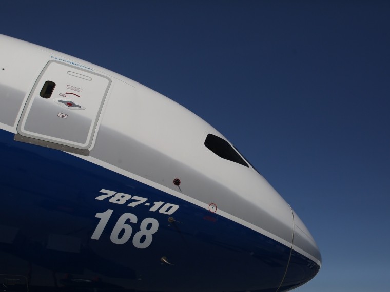 Boeing авиакомпании Air India совершил экстренную посадку в Тегеране Boeing авиакомпании Air India совершил экстренную посадку в Тегеране