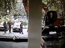 На севере Москвы неизвестный намерен расстреливать людей из винтовки