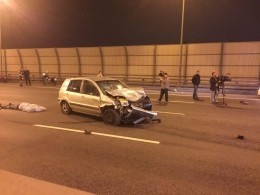 Появилось видео с места жуткой аварии в Петербурге: столкнулись 2 машины и мотоциклист