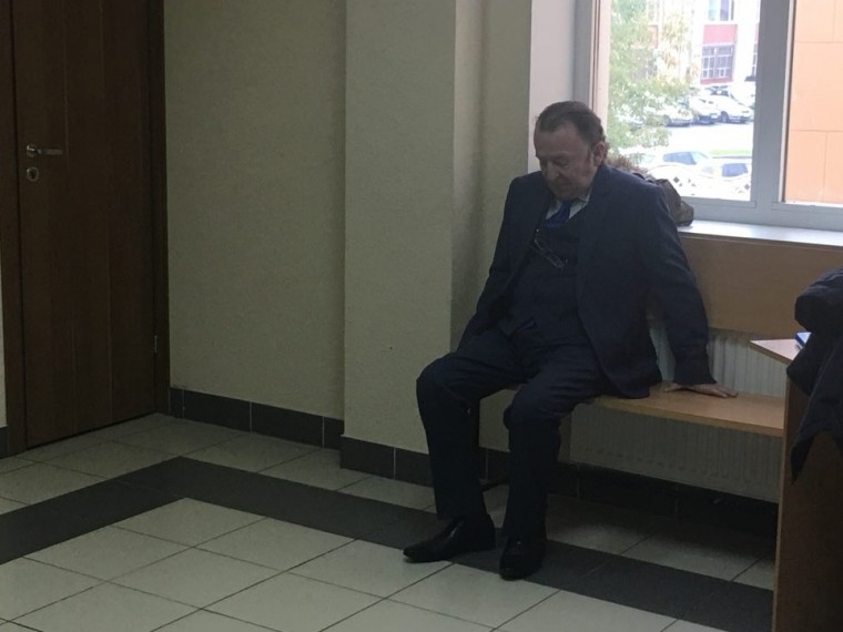 Обвиняемый в коррупции петербургский экс-депутат Нотяг объяснил происхождение меченых денег в своём кармане Обвиняемый в коррупции петербургский экс-депутат Нотяг объяснил происхождение меченых денег в своём кармане
