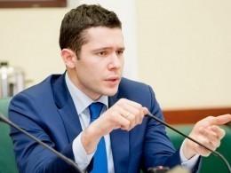 Калининградский губернатор извинился перед журналисткой за ответ с «кочаном»