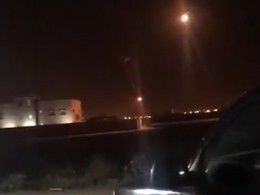 Пятый канал публикует видео запуска ракет со стороны Йемена, которые ударили по аэропорту Эр-Рияда