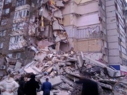 В Удмуртии объявлен траур по погибшим при обрушении подъезда многоэтажки в Ижевске