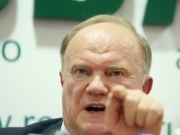 Зюганов пожаловался Путину на переименование улиц Петербурга