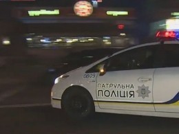 На остановке общественного транспорта в центре Киева гремели выстрелы