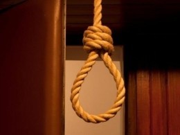 Приговоренный к пожизненному сроку полицейский, главарь банды убийц, покончил с собой