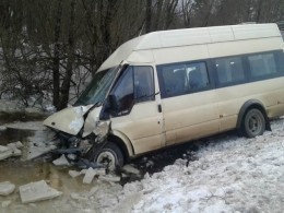 Пятый канал публикует фото с места крупного ДТП под Псковом