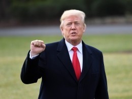 Трамп, который спас Рождество: президент США заявил, что отстоял праздник у сторонников политкорректности