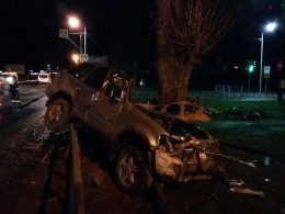 Пятый канал публикует первые фото с места смертельного ДТП во Пскове