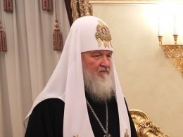 Патриарх Кирилл осудил «войну» с наличными
