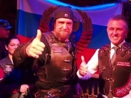 Президент Приднестровья наградил байкера «Хирурга» медалью