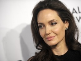 Анджелина Джоли посетила сирийских беженцев в Иордании