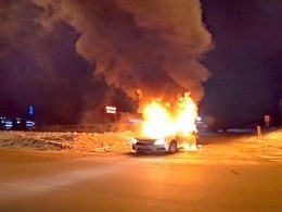 Момент взрыва автомобиля на нижневартовской АЗС попал на видео