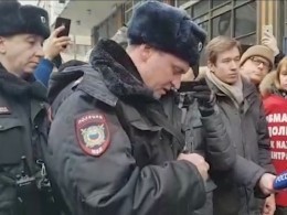 Полиция задержала пикетчиков, обвинивших Грудинина в присвоении их паёв