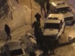 «Подъезд в крови, в дырках» — очевидец рассказал о перестрелке в многоэтажке в Казани